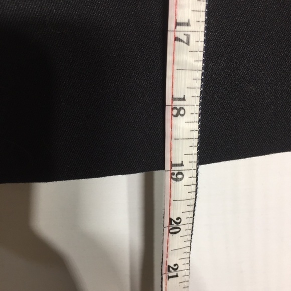 H&M classic pencil skirt with exposed back zipper - Picture 7 of 7